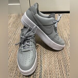 Nike Air Force 1  platform sneaker - Light Gray Sneakers with White Sole